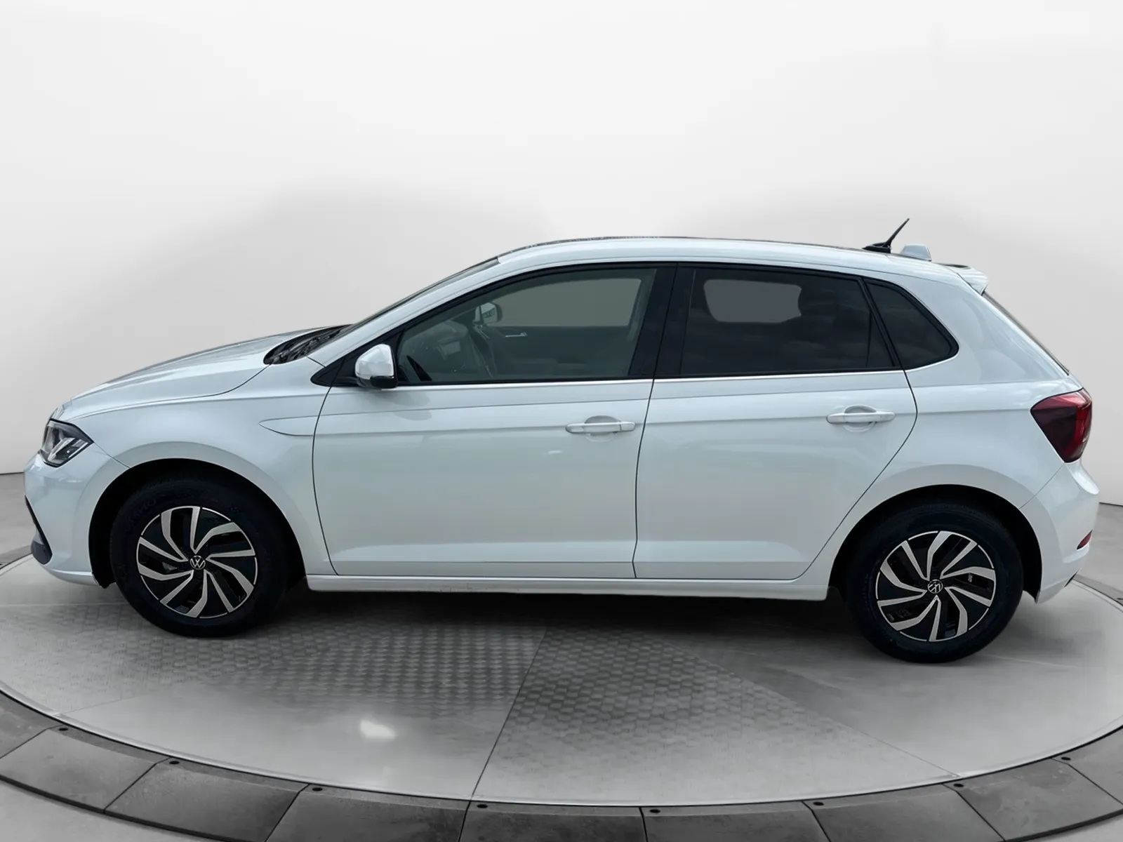 Acheter une volkswagen Polo 1.0 TSI 95 S&S BVM5 d’occasion avec 5960km disponible immédiatement - photo 2