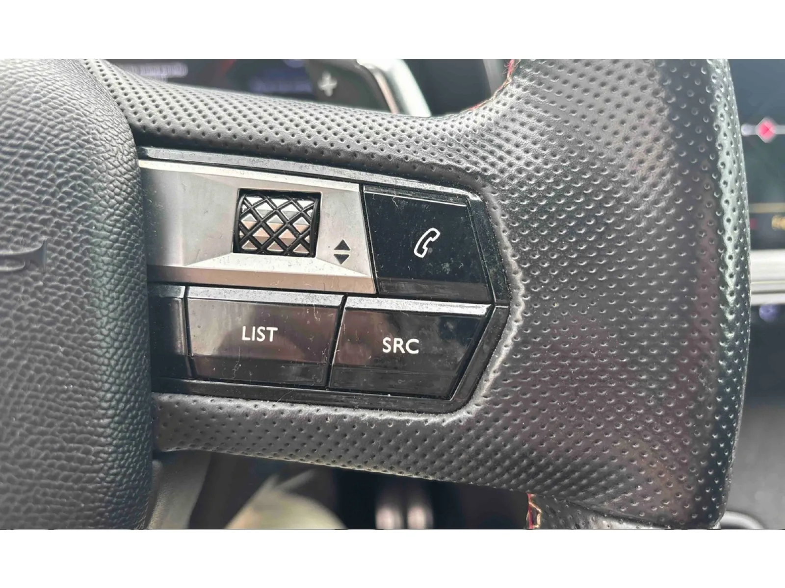 Acheter une ds DS7 Crossback BlueHDi 180 EAT8 d’occasion avec 85779km disponible immédiatement - photo 19