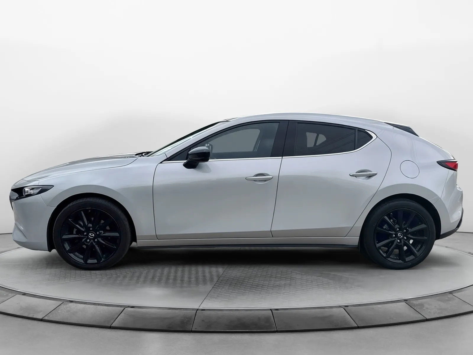 Acheter une mazda Mazda3 5 portes 2.5L e-SKYACTIV-G M Hybrid 140 ch BVM6 d’occasion avec 28073km disponible immédiatement - photo 2