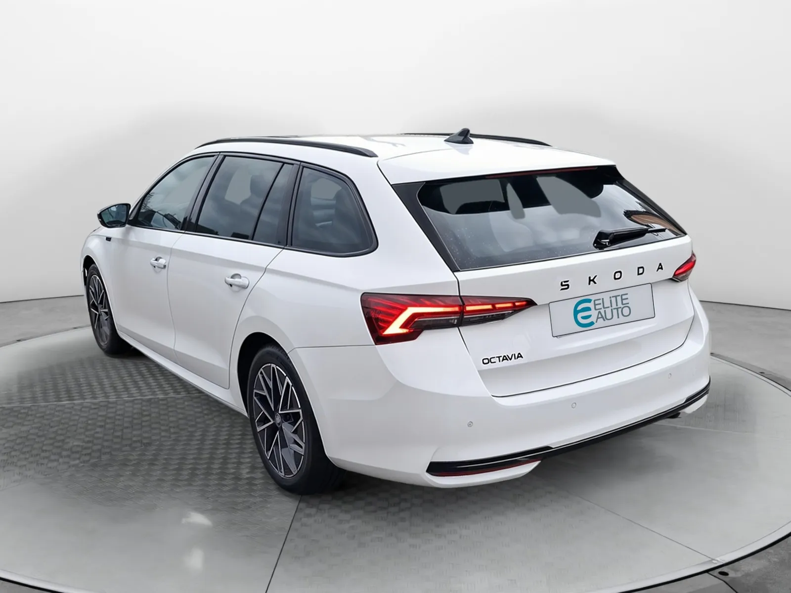 Acheter une skoda Octavia Combi 1.5 TSI Hybrid 150 ch ACT DSG7 d’occasion avec 37730km disponible immédiatement - photo 3
