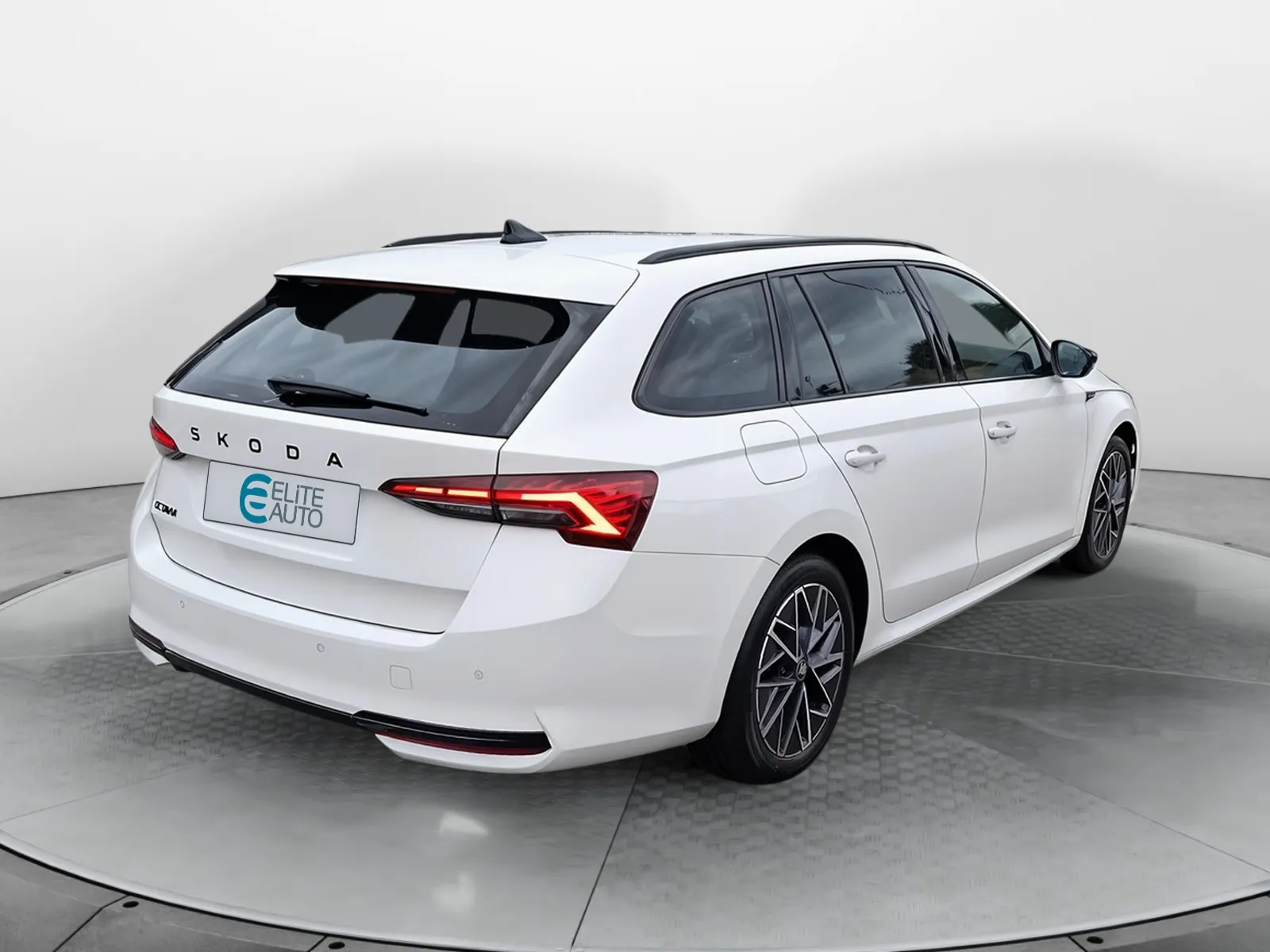 Acheter une skoda Octavia Combi 1.5 TSI Hybrid 150 ch ACT DSG7 d’occasion avec 37730km disponible immédiatement - photo 5