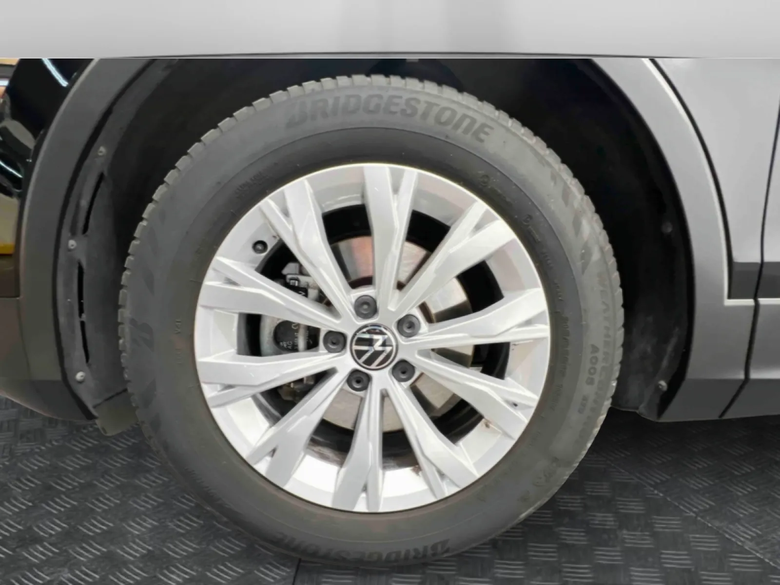 Acheter une volkswagen Tiguan 2.0 TDI 150ch DSG7 d’occasion avec 83197km disponible immédiatement - photo 14
