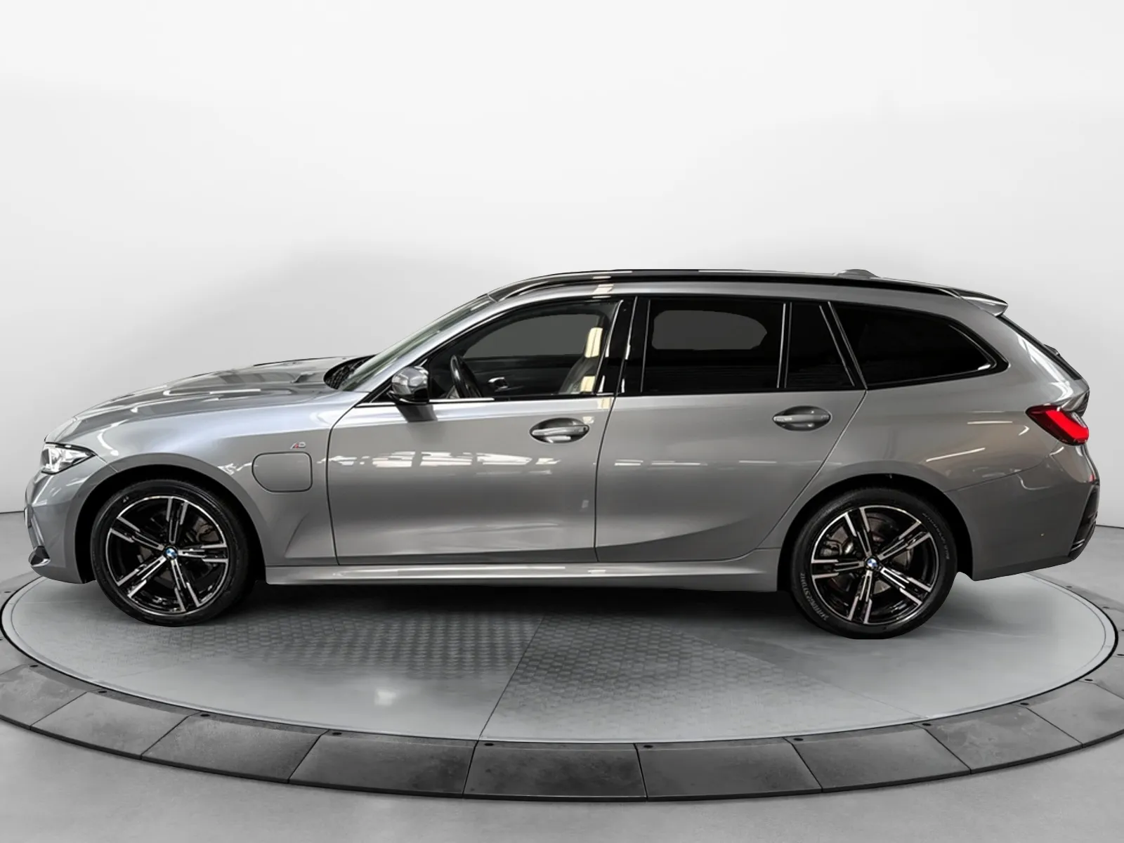 Acheter une bmw Touring 330e 292 ch BVA8 d’occasion avec 39999km disponible immédiatement - photo 2