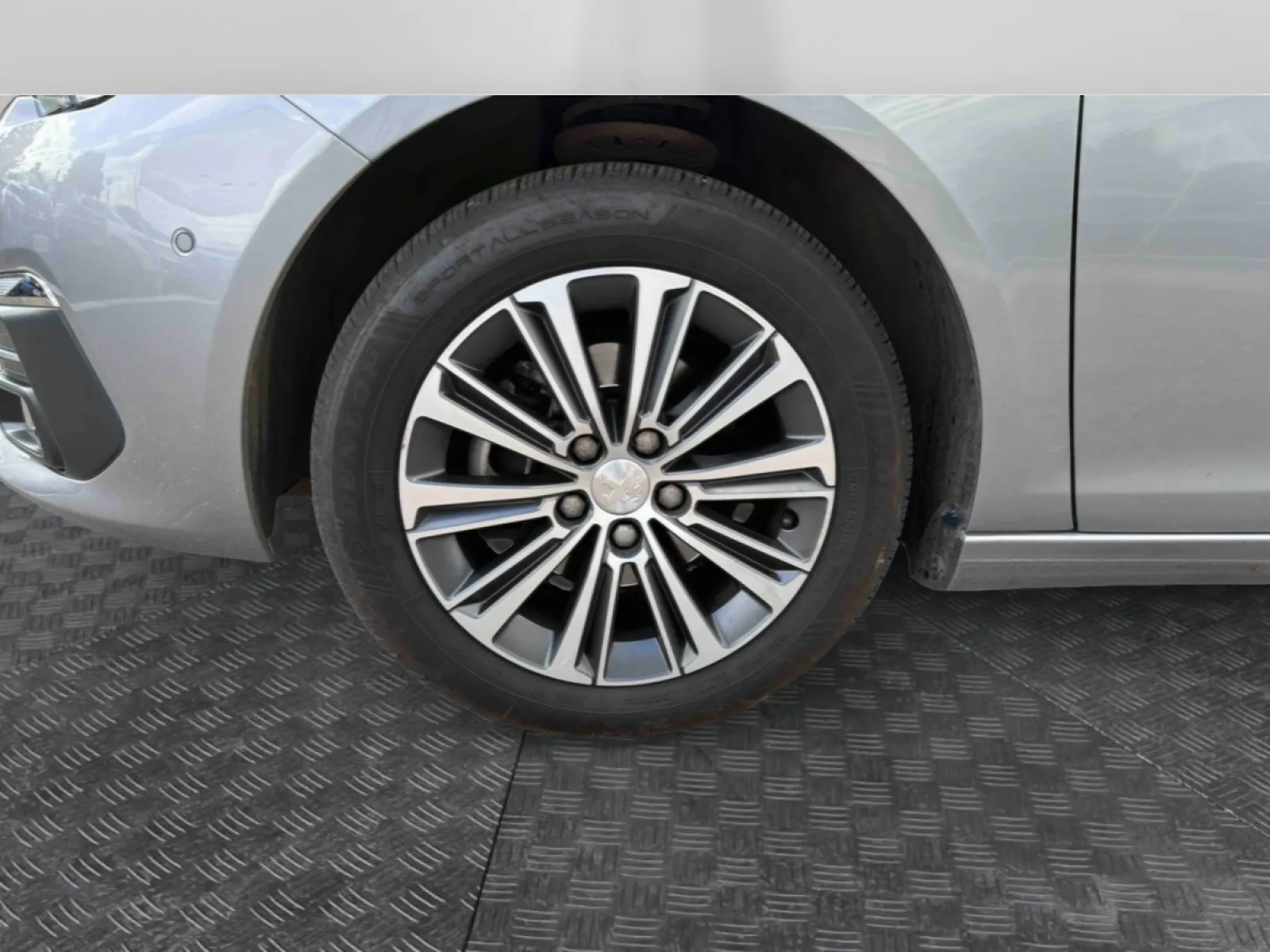 Acheter une peugeot 308 BlueHDi 130ch S&S EAT8 d’occasion avec 57099km disponible immédiatement - photo 14