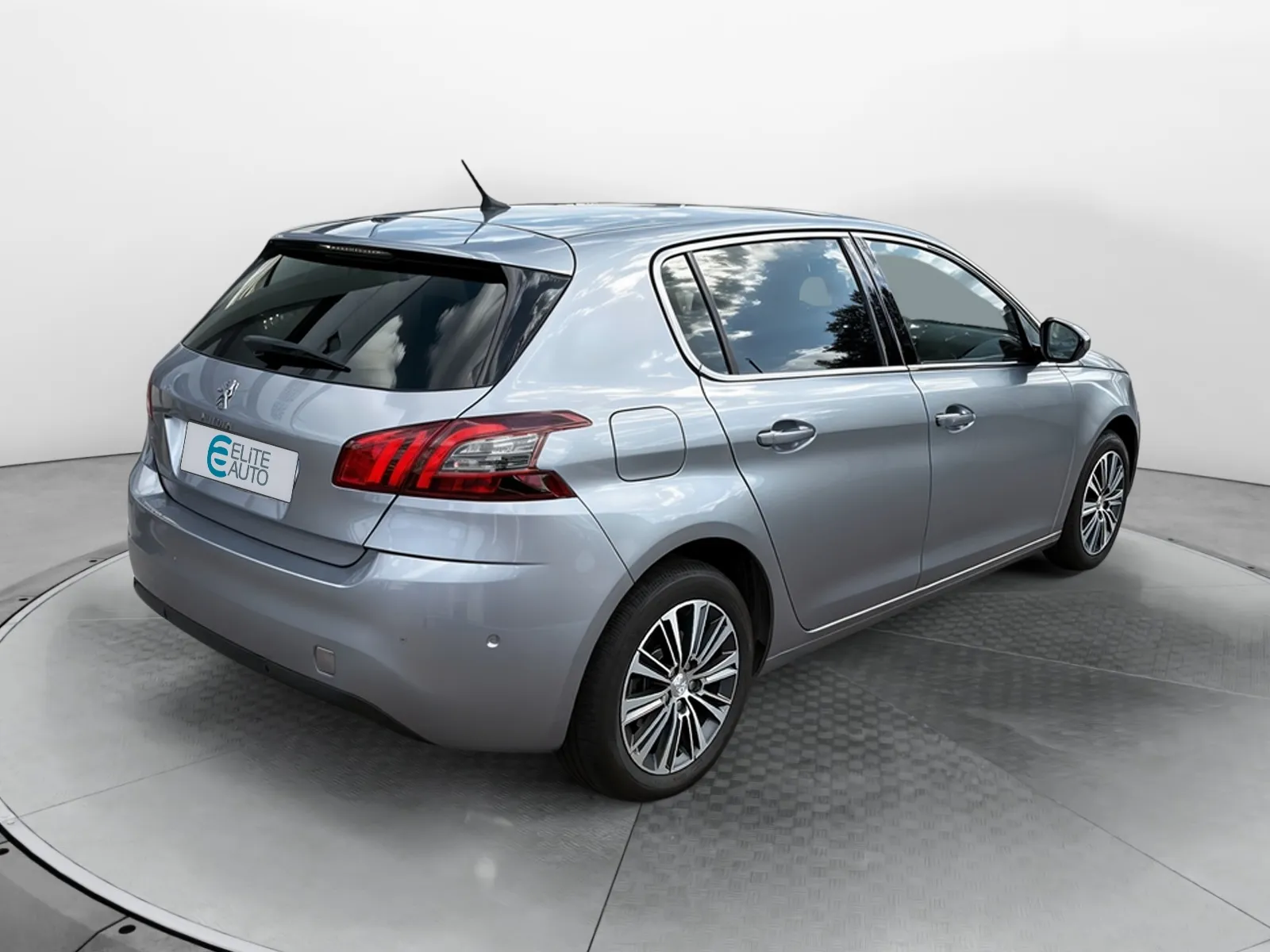 Acheter une peugeot 308 BlueHDi 130ch S&S EAT8 d’occasion avec 57099km disponible immédiatement - photo 5