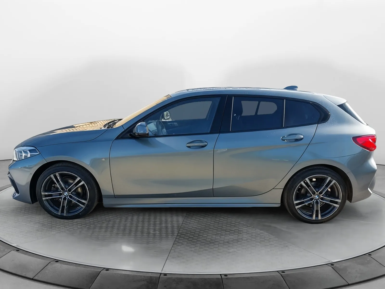 Acheter une bmw 118d 150 ch BVA8 d’occasion avec 55971km disponible immédiatement - photo 2