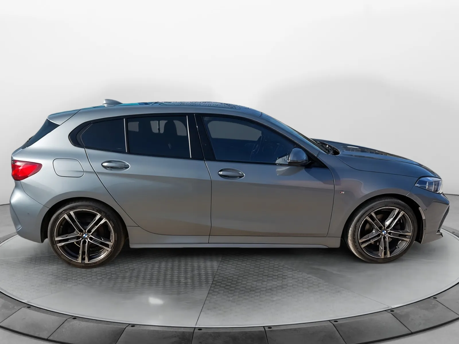 Acheter une bmw 118d 150 ch BVA8 d’occasion avec 55971km disponible immédiatement - photo 6