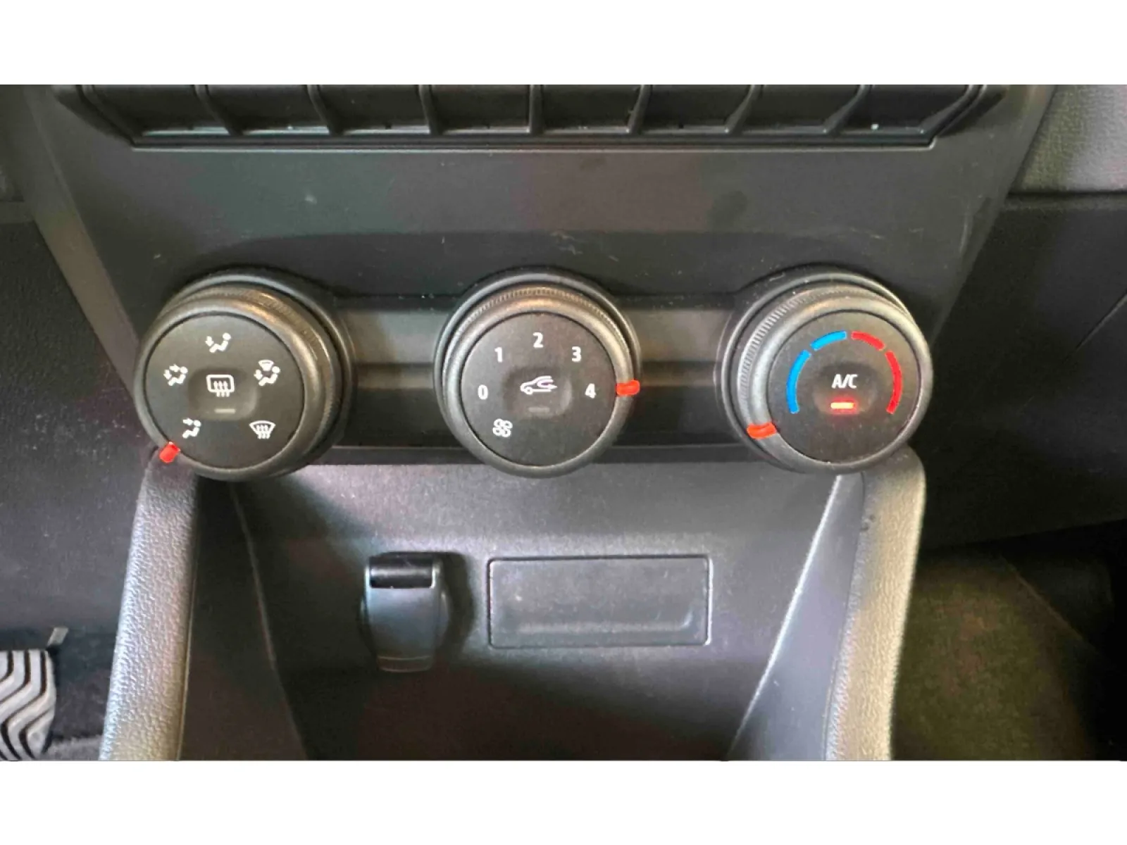 Acheter une renault Clio SCe 65 d’occasion avec 40000km disponible immédiatement - photo 21