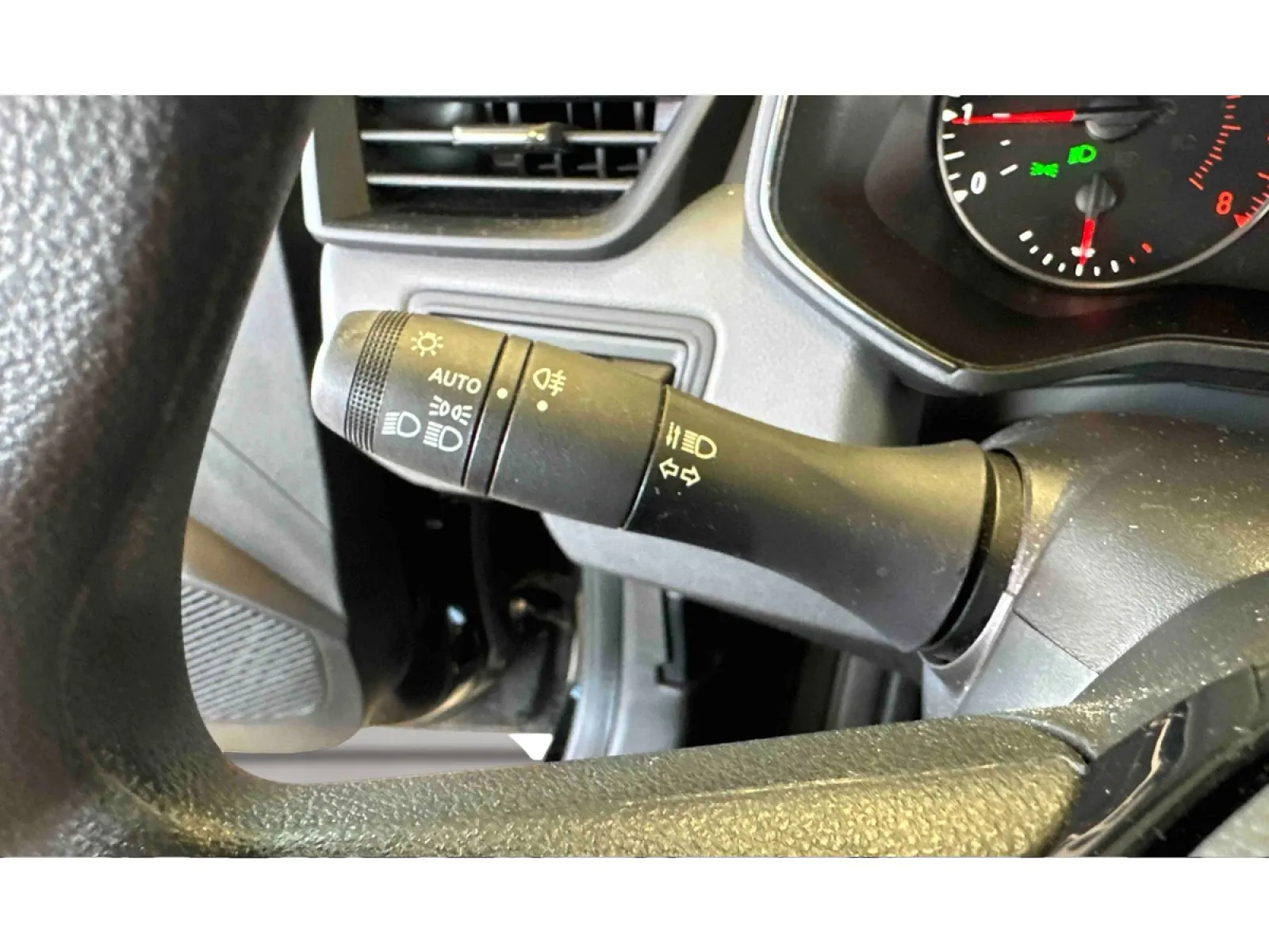 Acheter une renault Clio SCe 65 d’occasion avec 40000km disponible immédiatement - photo 19