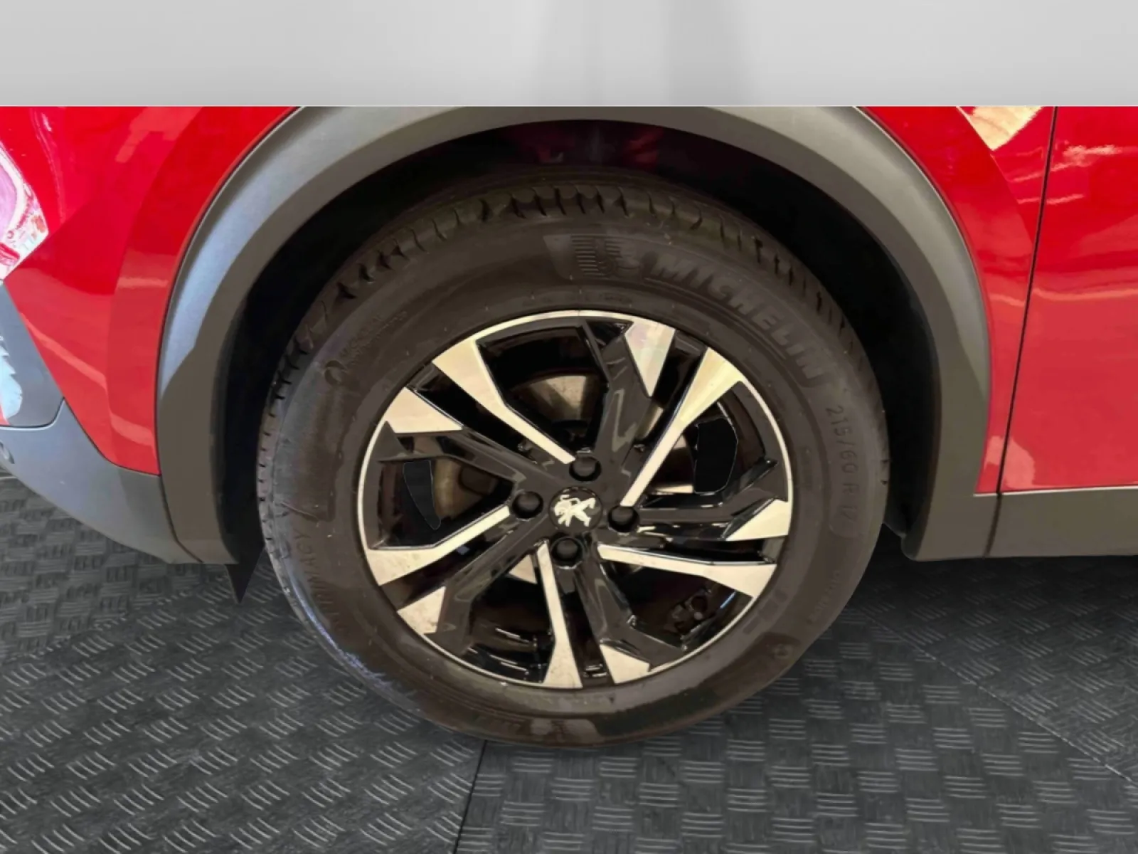 Acheter une peugeot 2008 PureTech 130 S&S EAT8 d’occasion avec 82600km disponible immédiatement - photo 14