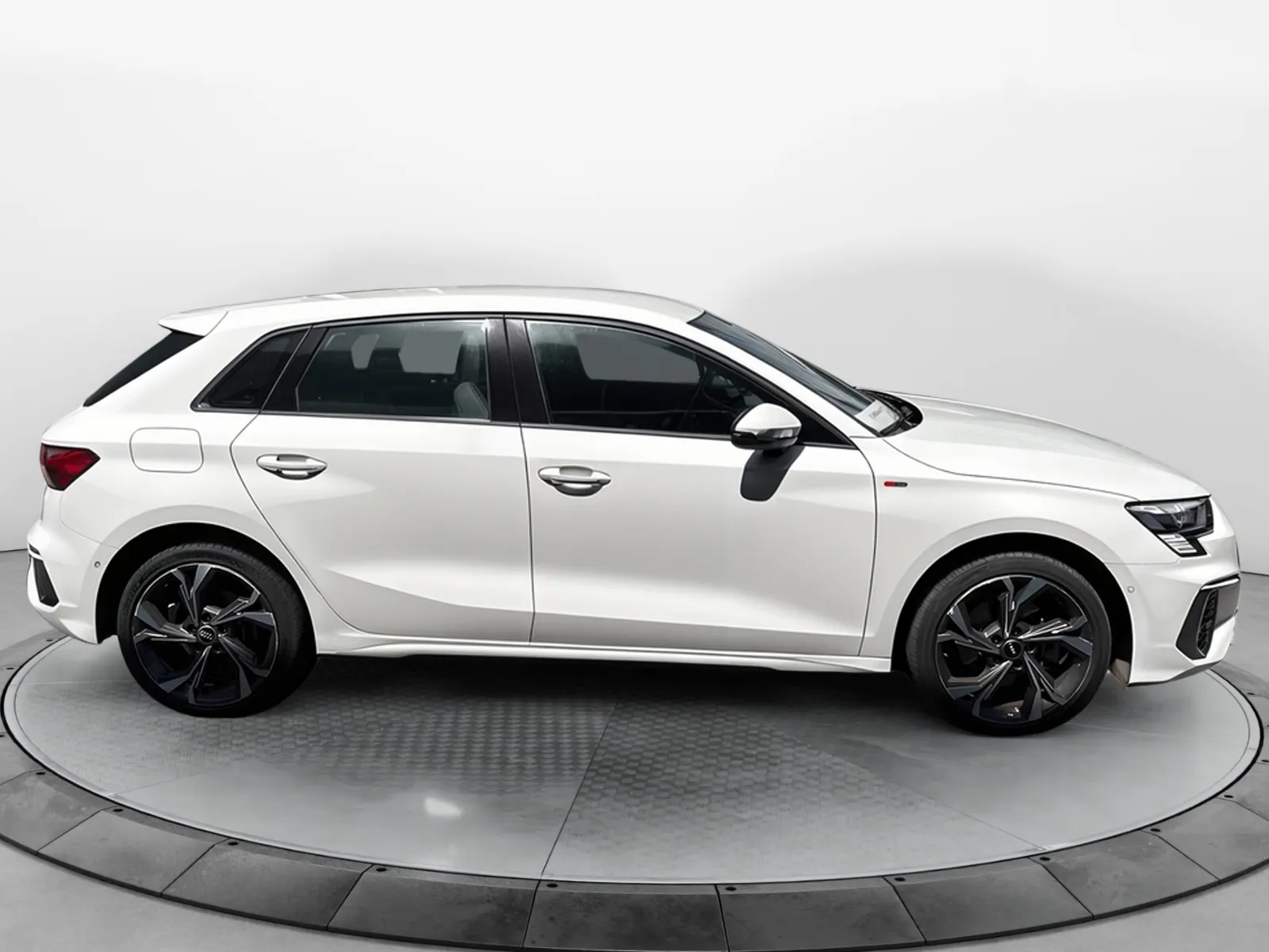 Acheter une audi A3 Sportback 40 TDI 200 S tronic 7 Quattro d’occasion avec 85372km disponible immédiatement - photo 6