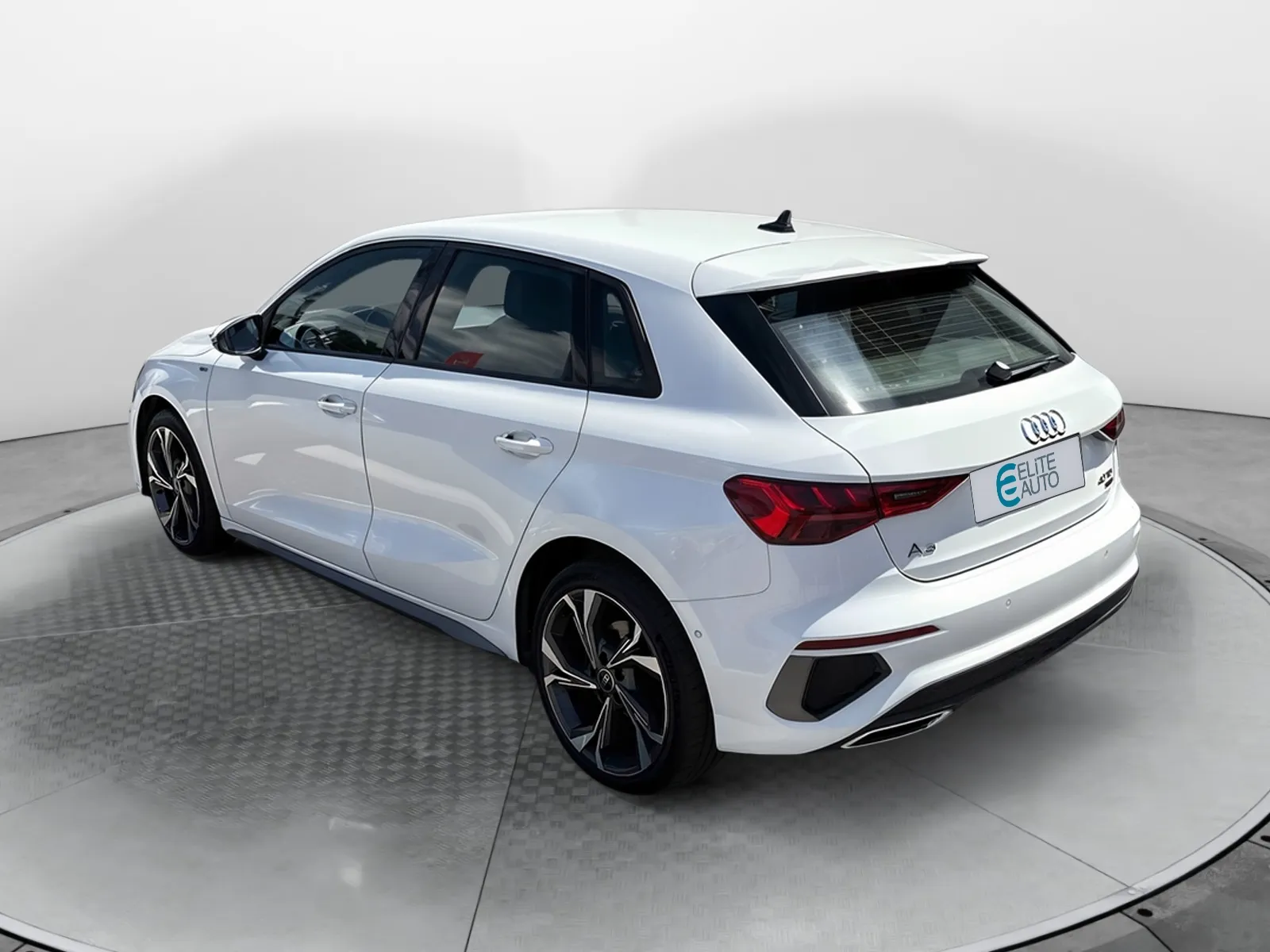 Acheter une audi A3 Sportback 40 TDI 200 S tronic 7 Quattro d’occasion avec 85372km disponible immédiatement - photo 3