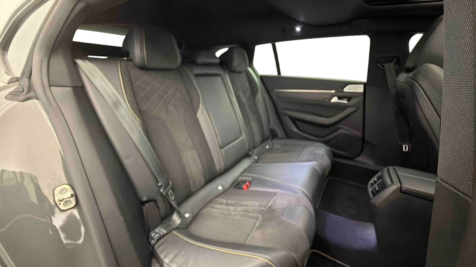 Acheter une peugeot 508 SW Hybrid4 360 e-EAT8 Peugeot Sport Engineered d’occasion avec 93272km disponible immédiatement - photo 13