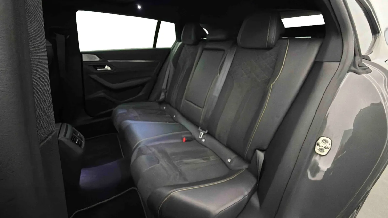Acheter une peugeot 508 SW Hybrid4 360 e-EAT8 Peugeot Sport Engineered d’occasion avec 93272km disponible immédiatement - photo 12