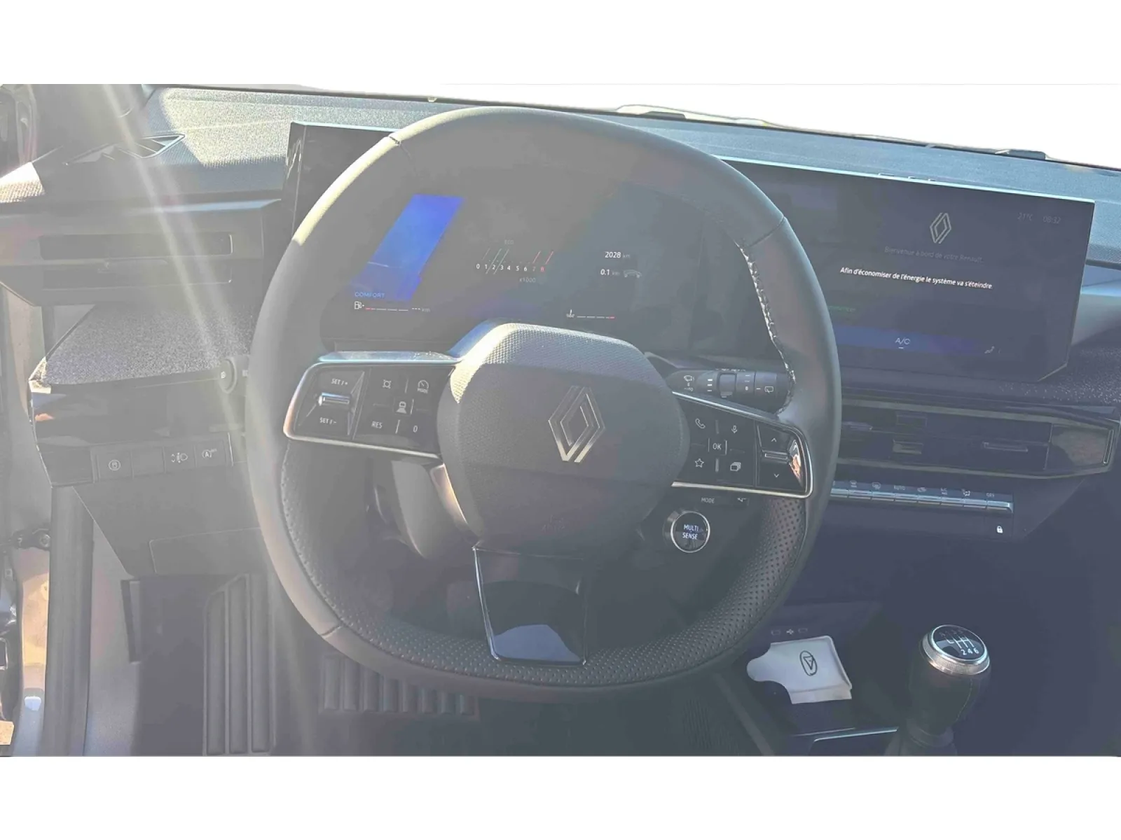 Acheter une renault Clio TCe 115 ch d’occasion avec 1943km disponible immédiatement - photo 10