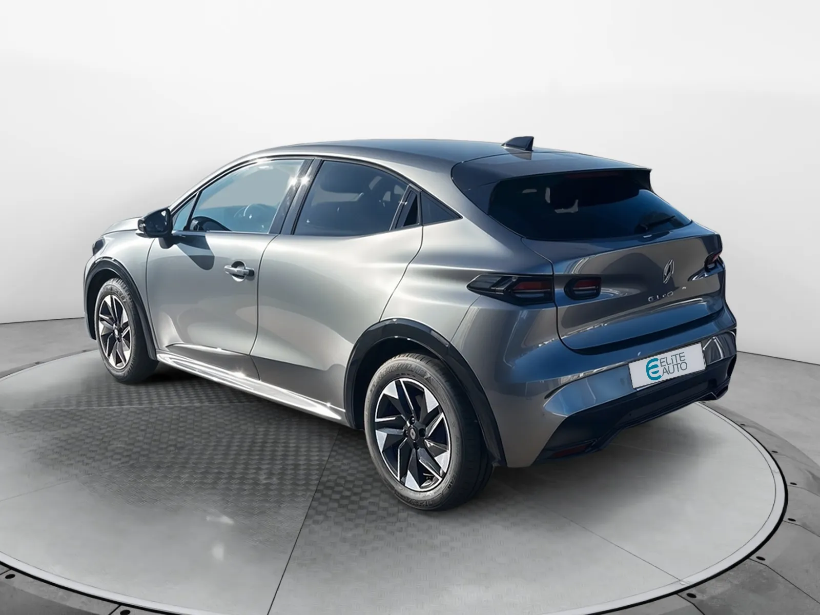 Acheter une renault Clio TCe 115 ch d’occasion avec 1943km disponible immédiatement - photo 3
