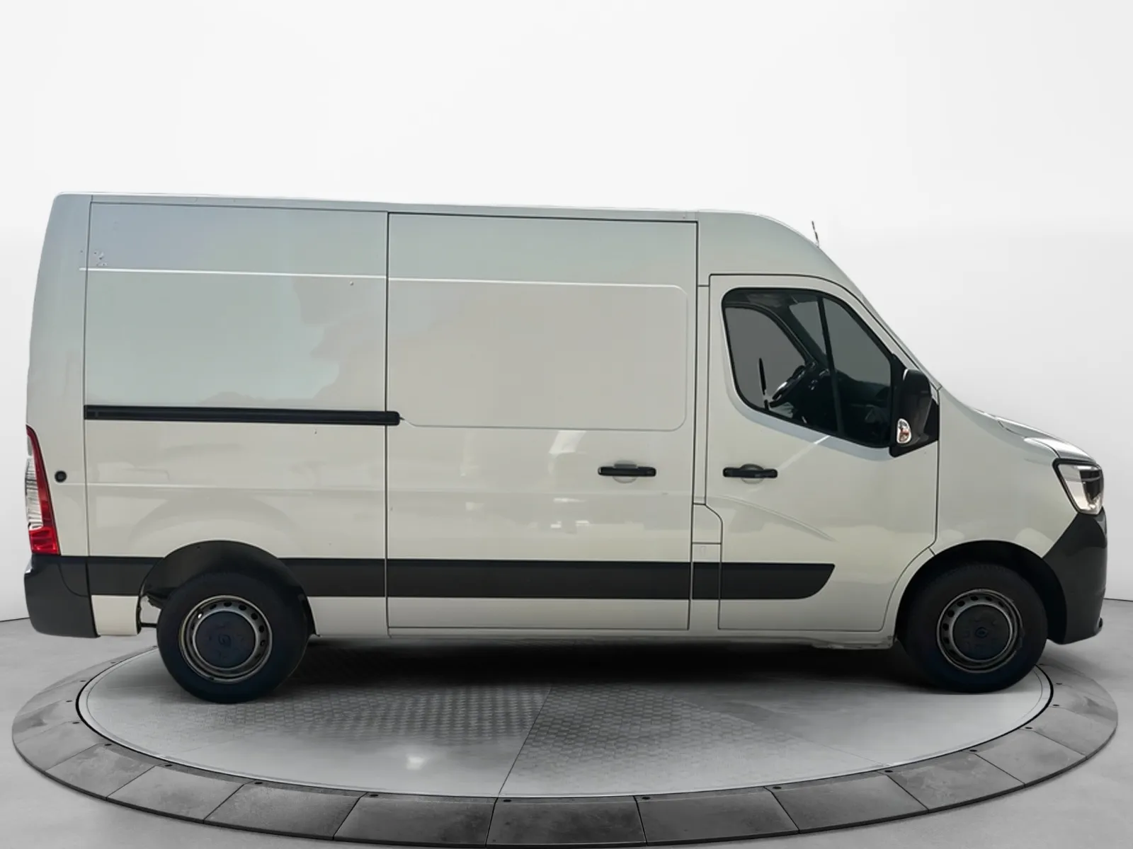Acheter une renault MASTER FGN TRAC F3300 L2H2 BLUE DCI 135 d’occasion avec 53297km disponible immédiatement - photo 6