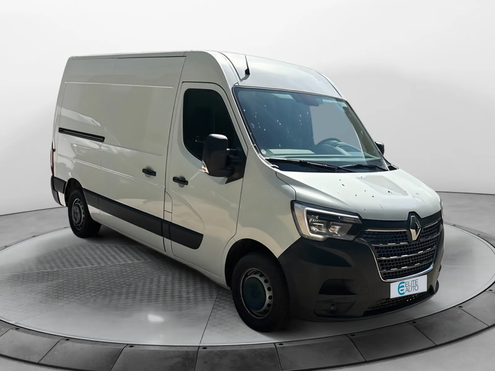 Acheter une renault MASTER FGN TRAC F3300 L2H2 BLUE DCI 135 d’occasion avec 53297km disponible immédiatement - photo 7
