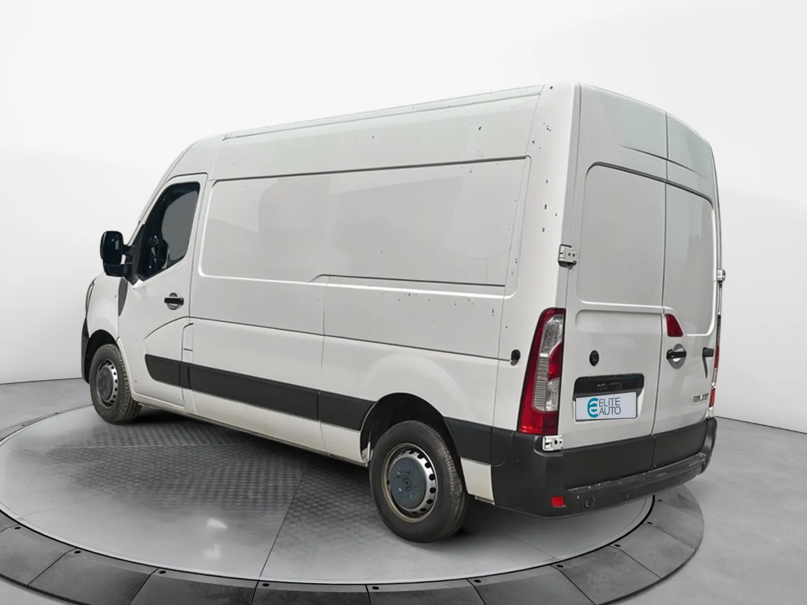 Acheter une renault MASTER FGN TRAC F3300 L2H2 BLUE DCI 135 d’occasion avec 53297km disponible immédiatement - photo 3