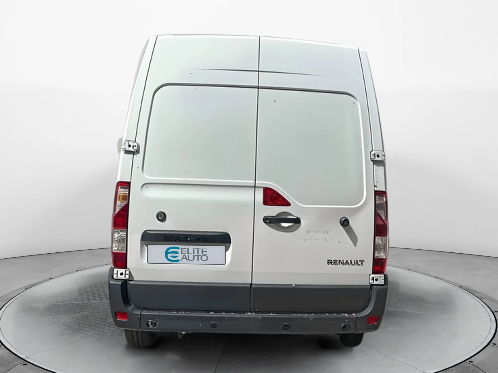 Acheter une renault MASTER FGN TRAC F3300 L2H2 BLUE DCI 135 d’occasion avec 53297km disponible immédiatement - photo 4
