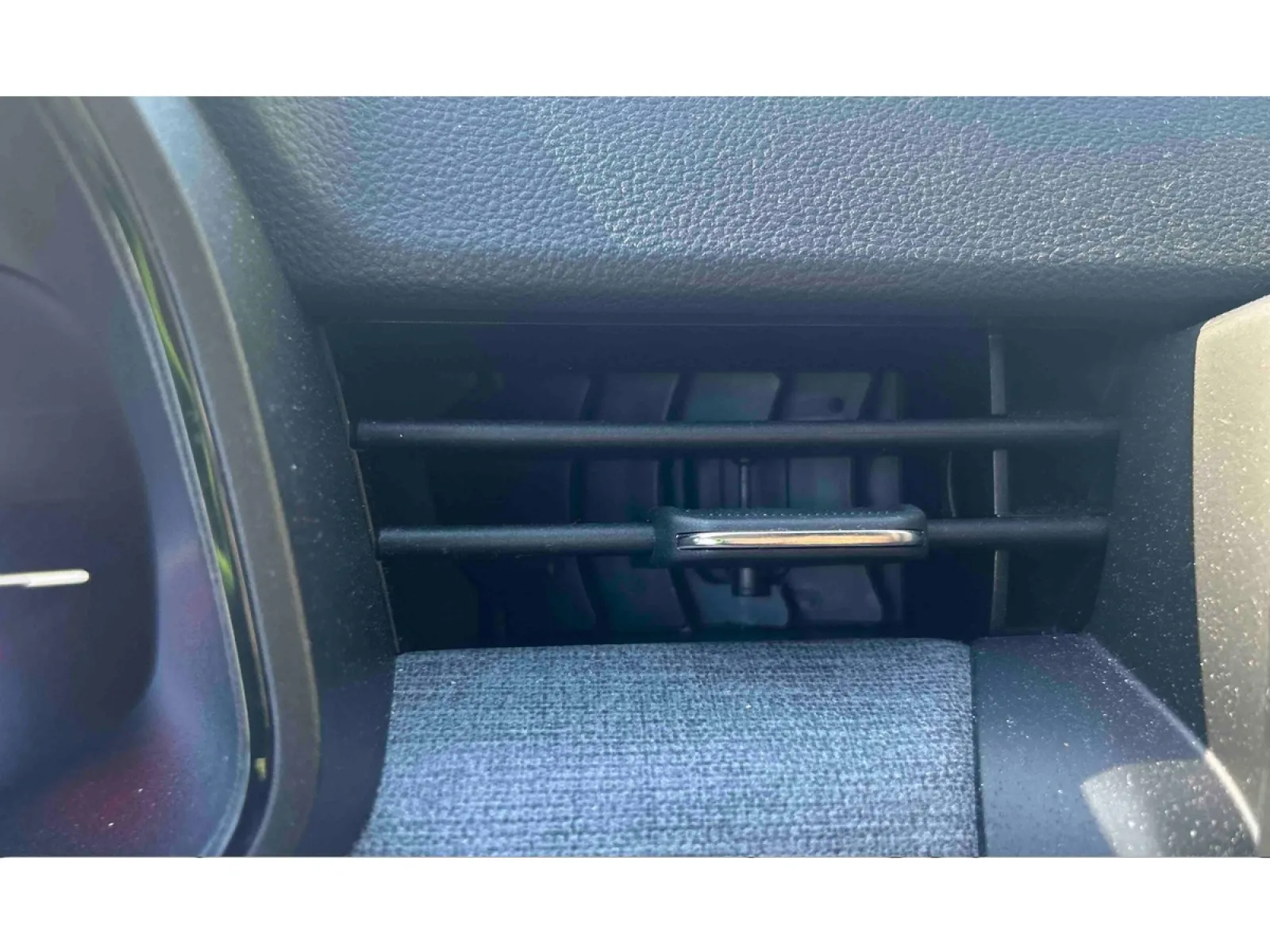 Acheter une renault Clio Blue dCi 100 ch GSR2 d’occasion avec 10631km disponible immédiatement - photo 21