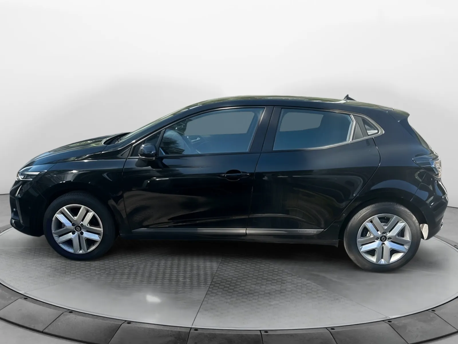 Acheter une renault Clio Blue dCi 100 ch GSR2 d’occasion avec 10631km disponible immédiatement - photo 2