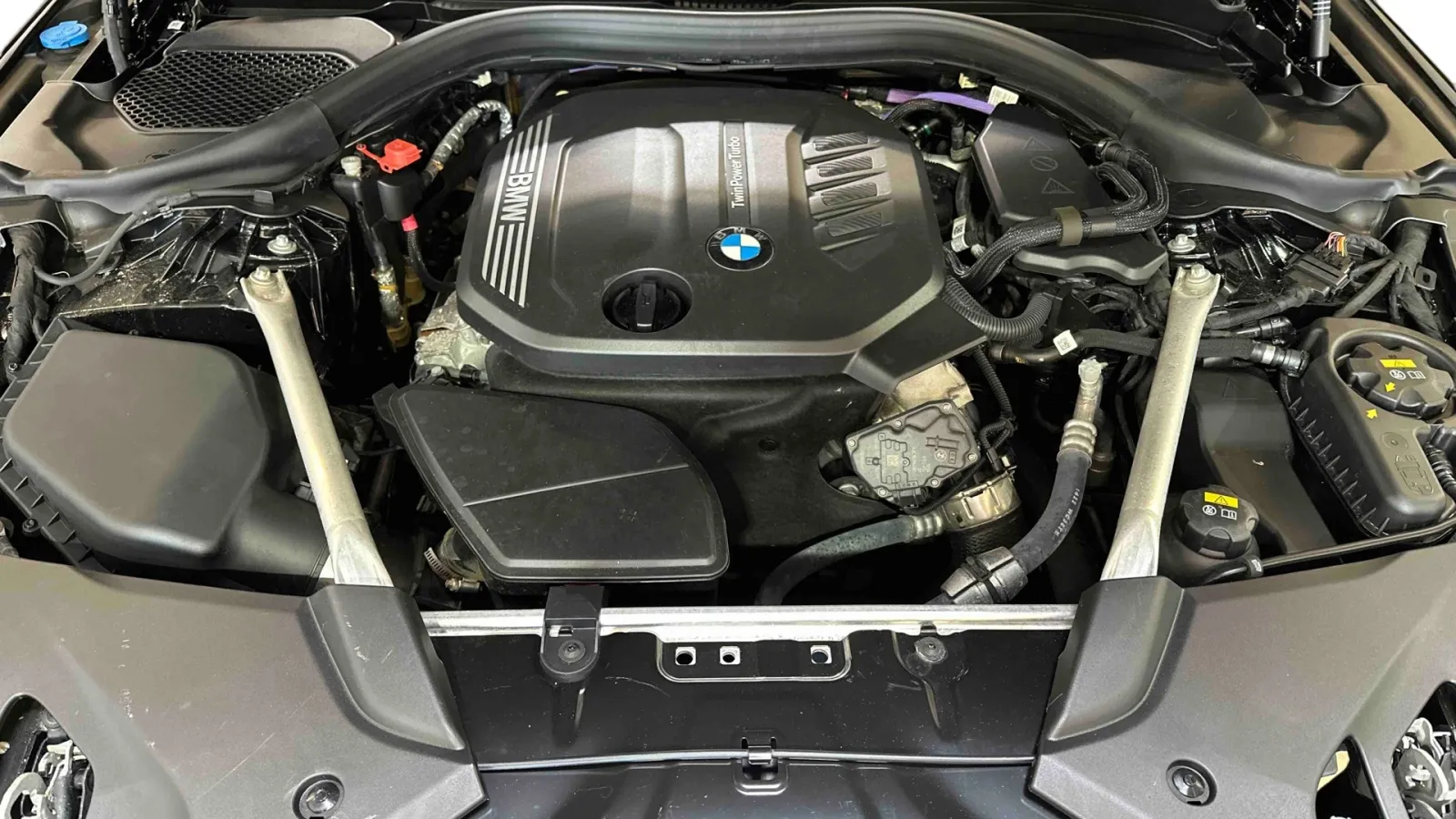 Acheter une bmw Touring 520d TwinPower Turbo xDrive 190 ch BVA8 d’occasion avec 96355km disponible immédiatement - photo 16