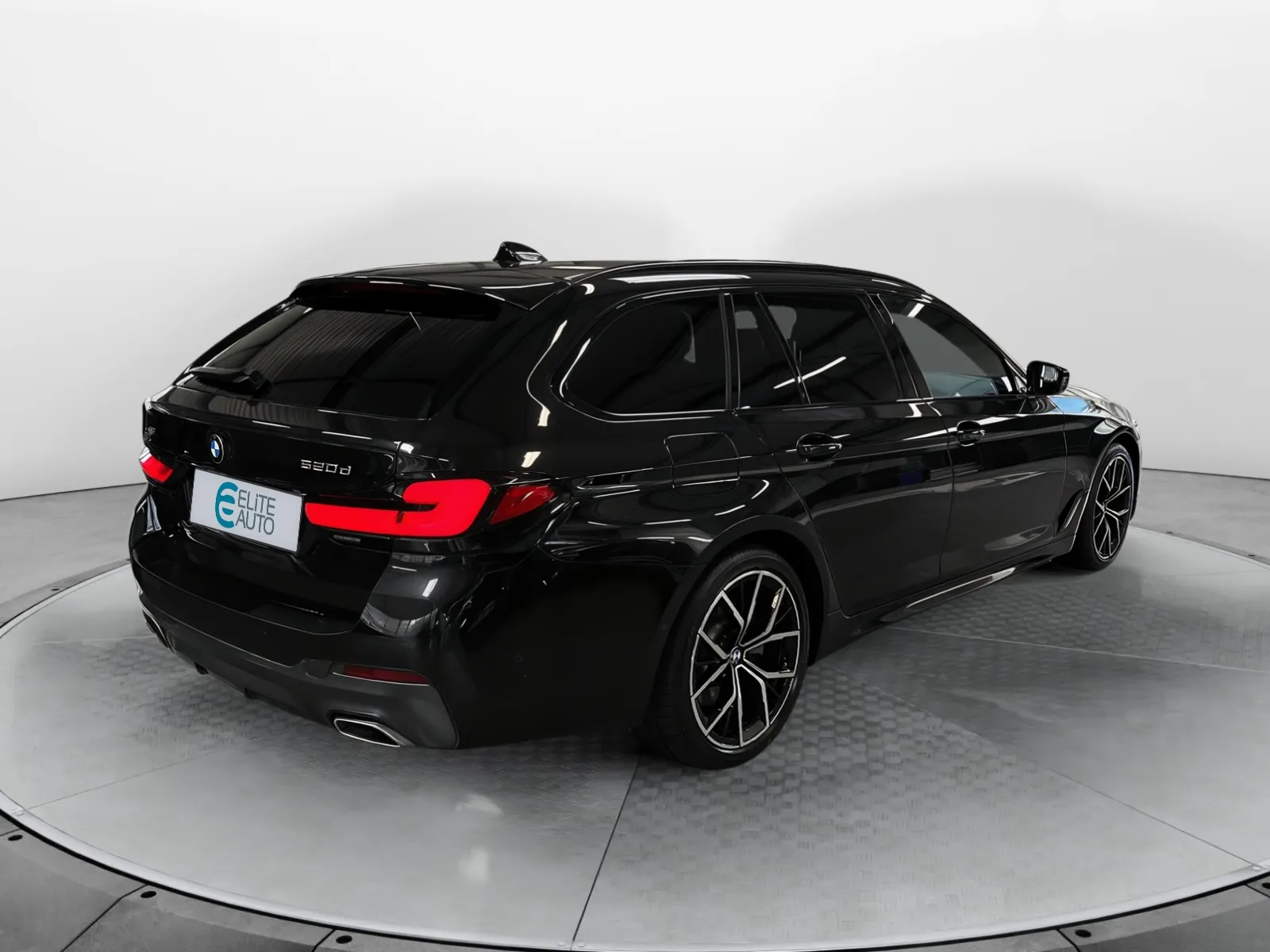 Acheter une bmw Touring 520d TwinPower Turbo xDrive 190 ch BVA8 d’occasion avec 96355km disponible immédiatement - photo 5