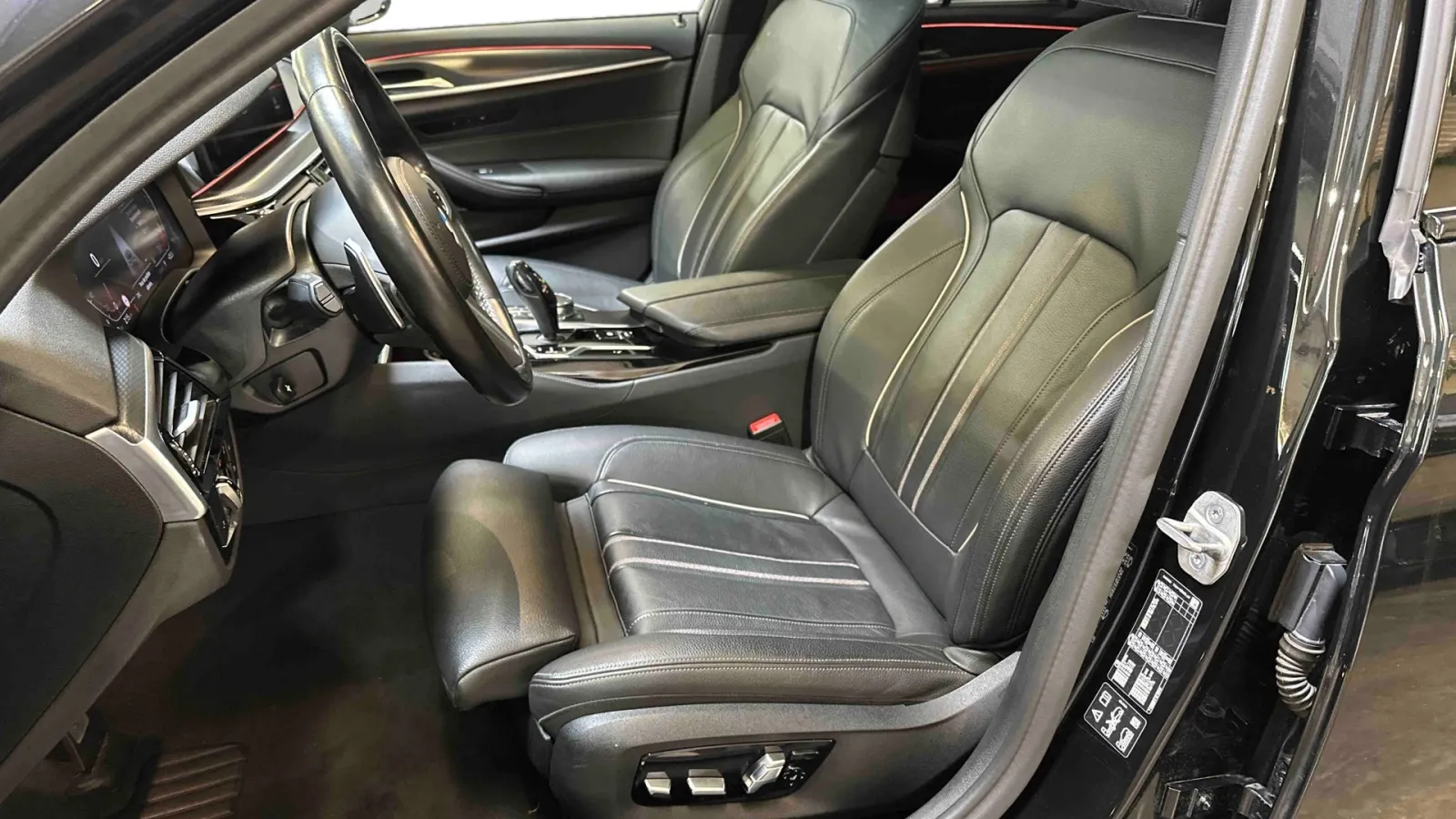 Acheter une bmw Touring 520d TwinPower Turbo xDrive 190 ch BVA8 d’occasion avec 96355km disponible immédiatement - photo 23