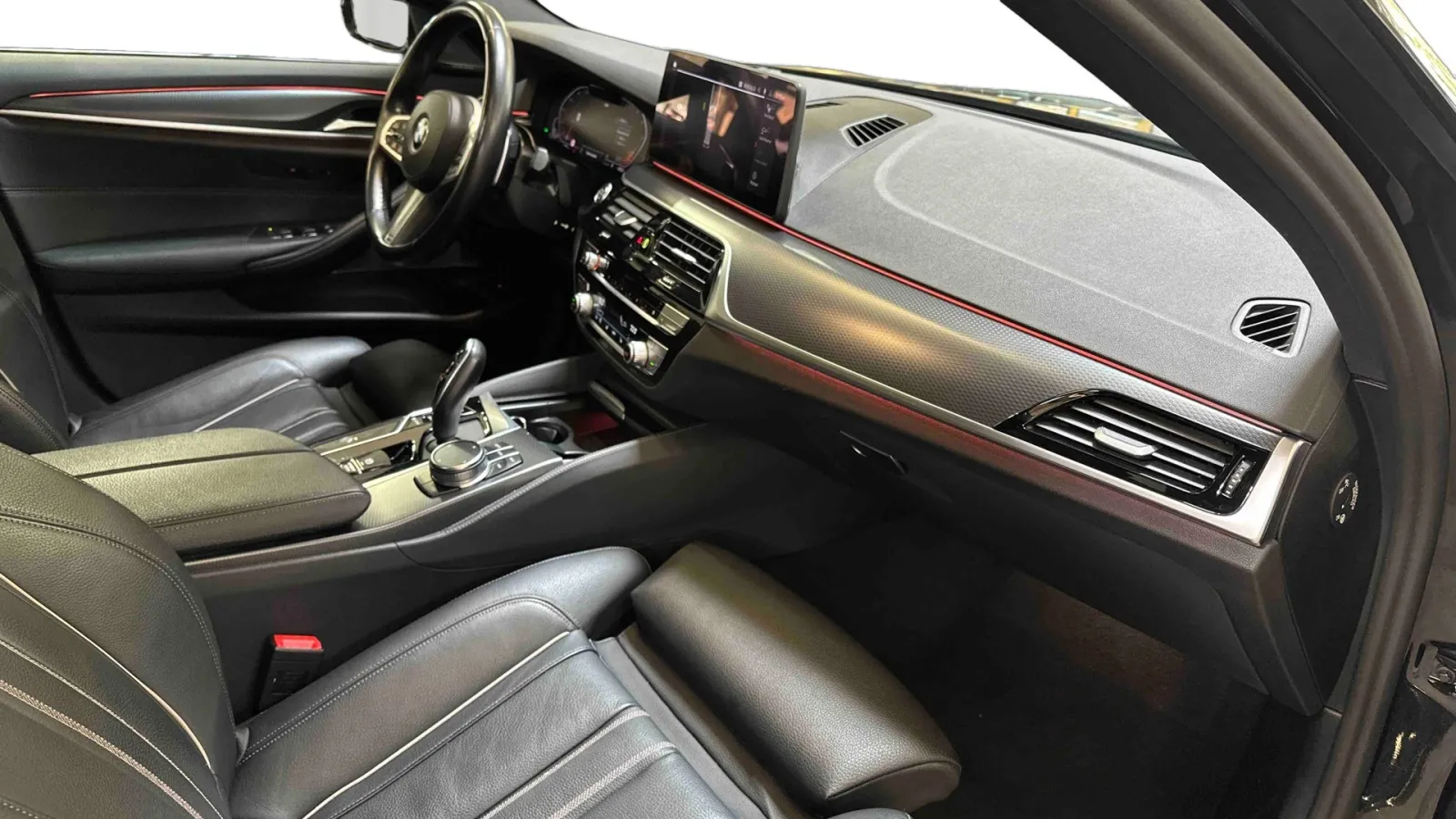 Acheter une bmw Touring 520d TwinPower Turbo xDrive 190 ch BVA8 d’occasion avec 96355km disponible immédiatement - photo 22