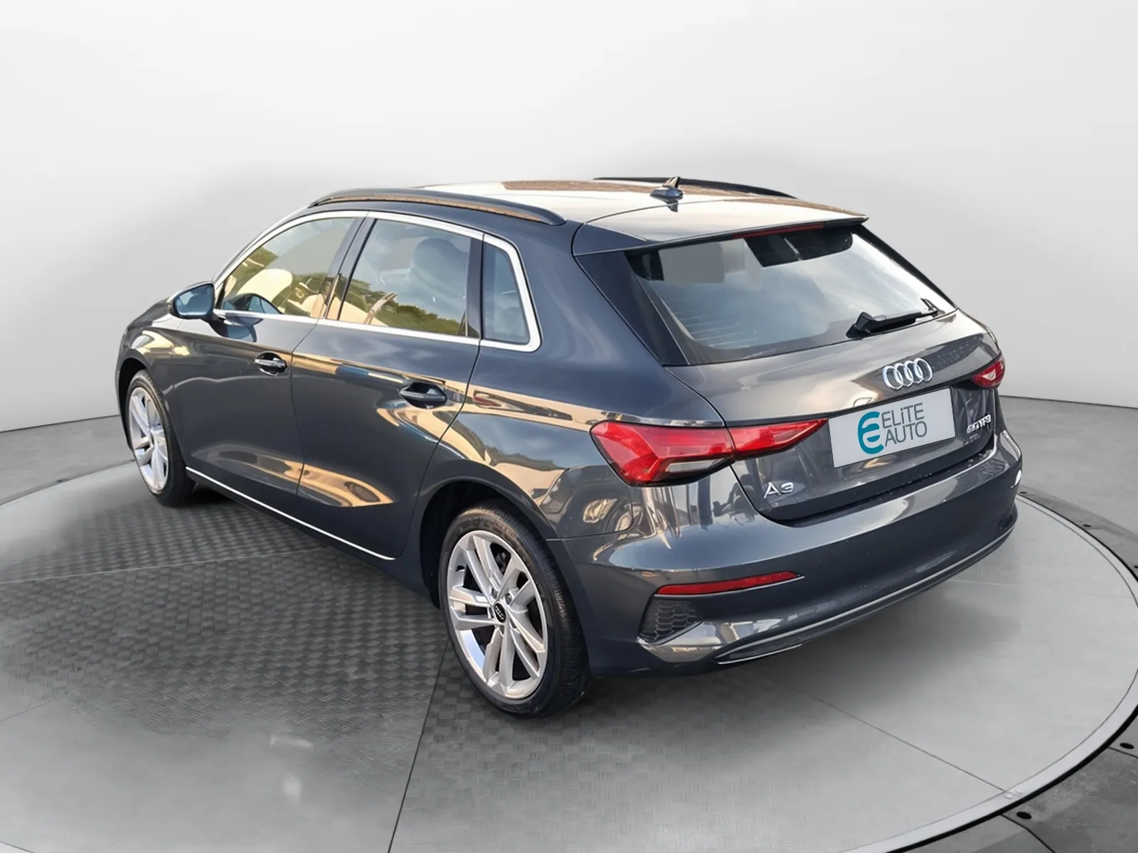 Acheter une audi A3 Sportback 30 TFSI Mild Hybrid 110 S tronic 7 d’occasion avec 83049km disponible immédiatement - photo 3