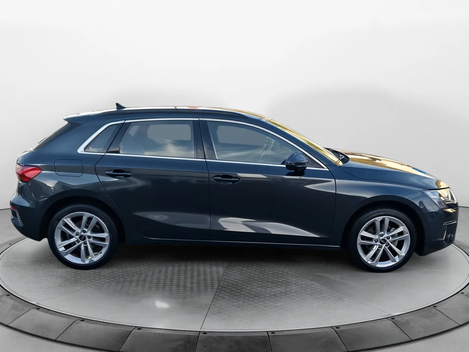 Acheter une audi A3 Sportback 30 TFSI Mild Hybrid 110 S tronic 7 d’occasion avec 83049km disponible immédiatement - photo 6