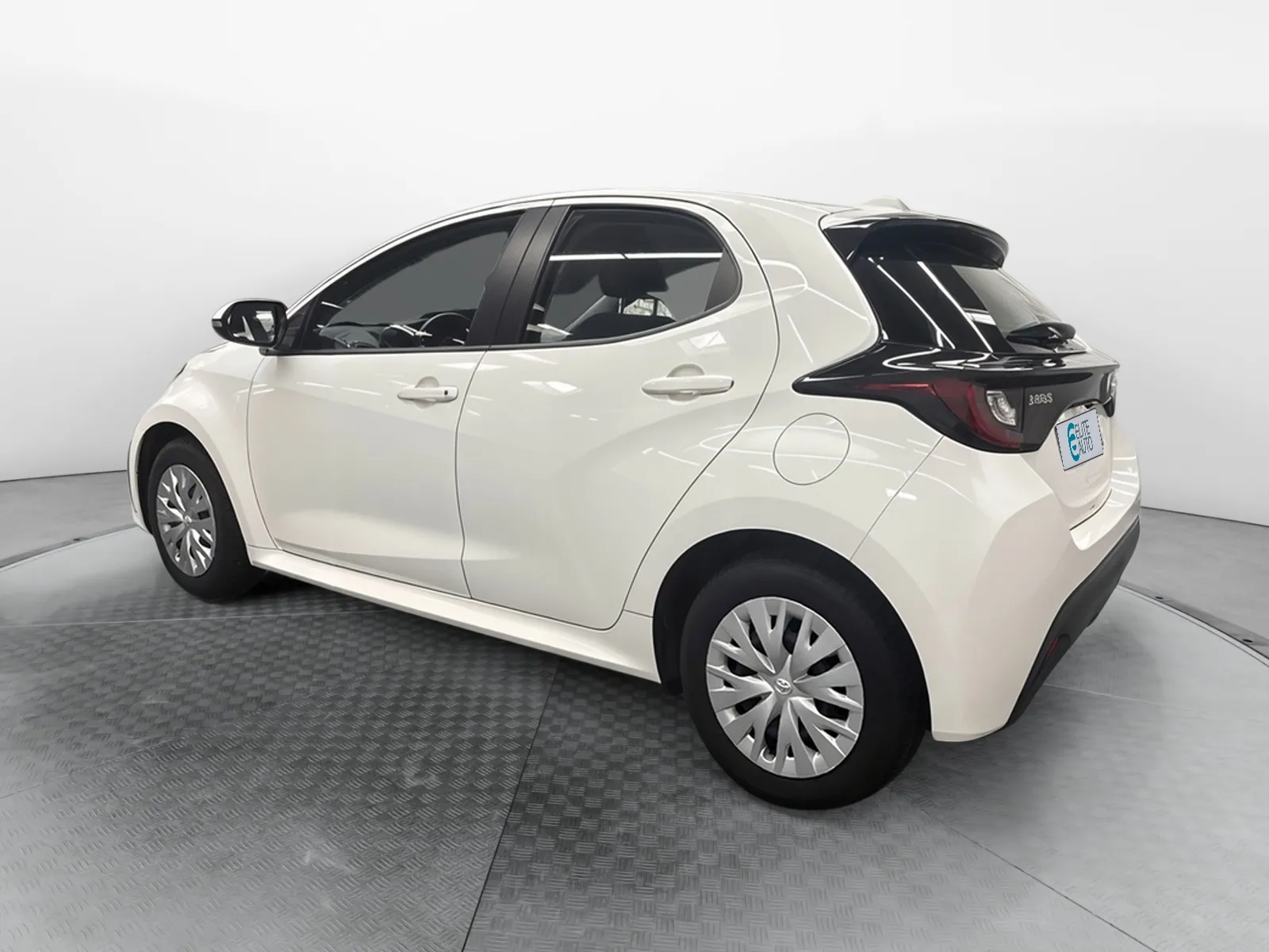 Acheter une toyota Yaris Hybride 116h d’occasion avec 75440km disponible immédiatement - photo 3