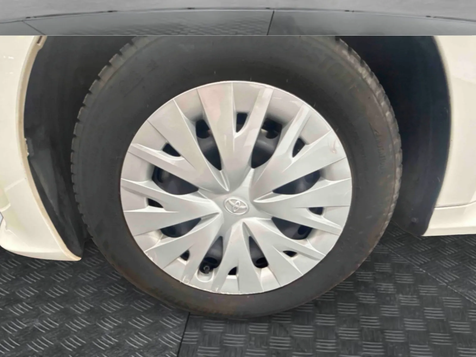 Acheter une toyota Yaris Hybride 116h d’occasion avec 75440km disponible immédiatement - photo 14