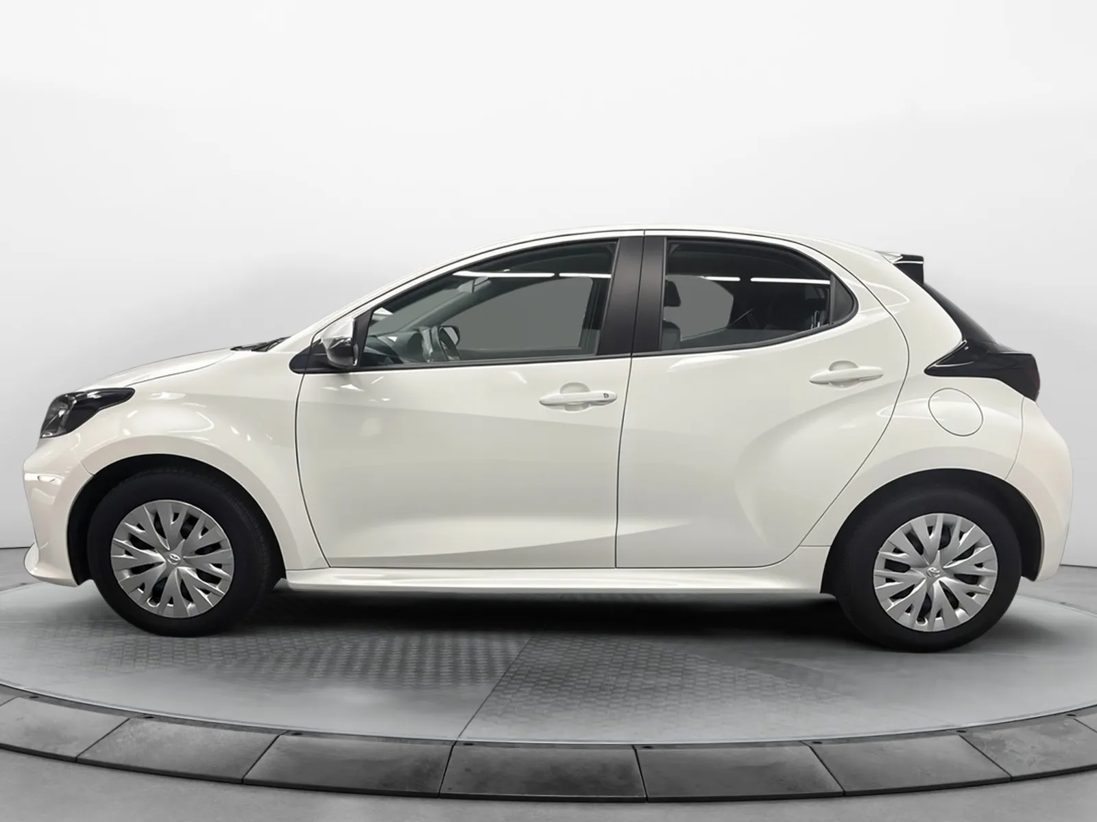 Acheter une toyota Yaris Hybride 116h d’occasion avec 75440km disponible immédiatement - photo 2