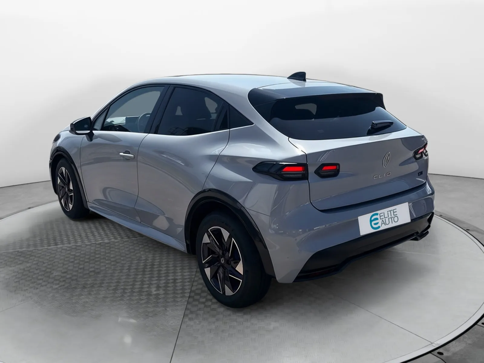 Acheter une renault Clio E-Tech full hybrid 160 ch d’occasion avec 2503km disponible immédiatement - photo 3