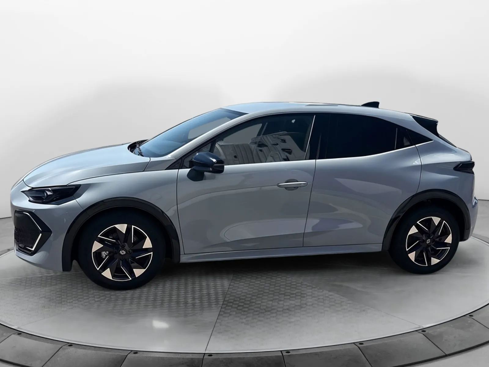 Acheter une renault Clio E-Tech full hybrid 160 ch d’occasion avec 2503km disponible immédiatement - photo 2