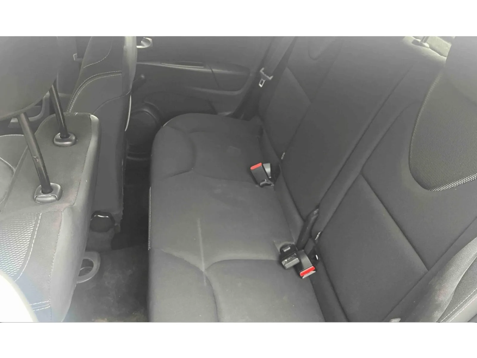 Acheter une renault Clio dCi 75 E6C d’occasion avec 78979km disponible immédiatement - photo 12