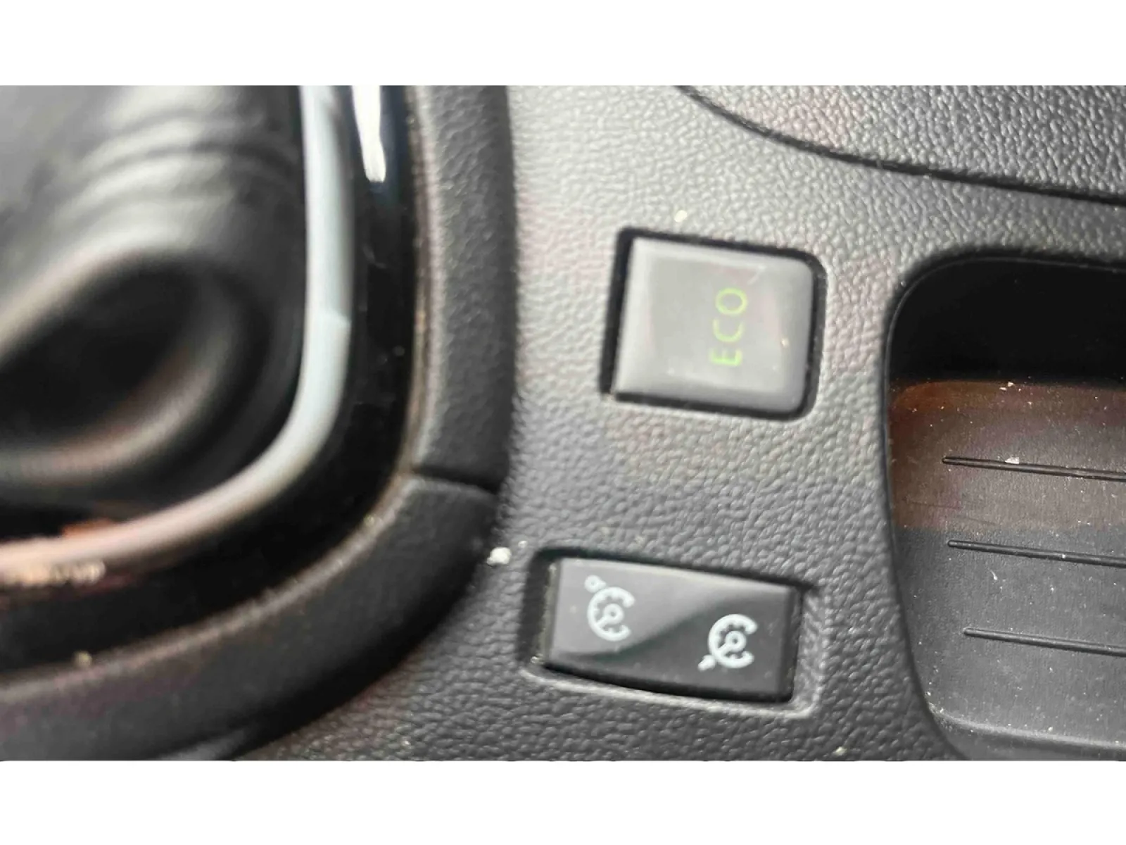 Acheter une renault Clio dCi 75 E6C d’occasion avec 78979km disponible immédiatement - photo 19
