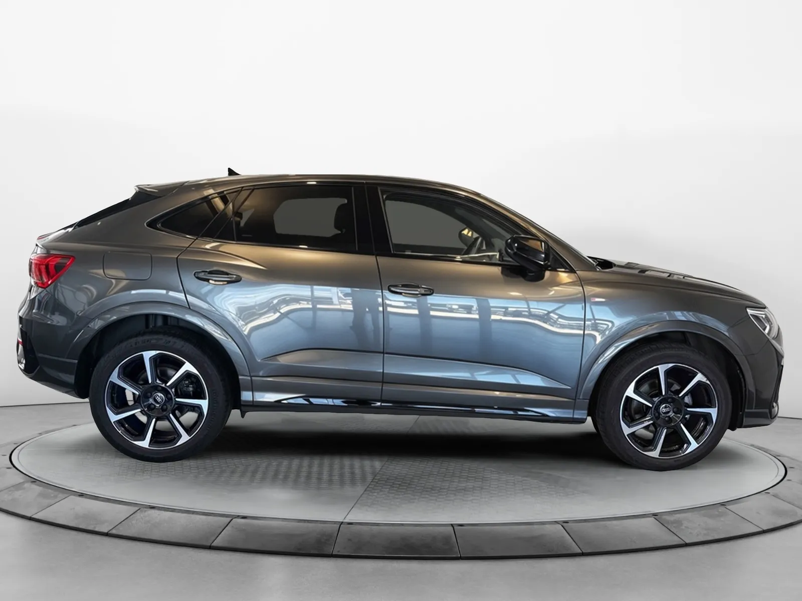 Acheter une audi Q3 Sportback 35 TFSI 150 ch S tronic 7 d’occasion avec 14090km disponible immédiatement - photo 6