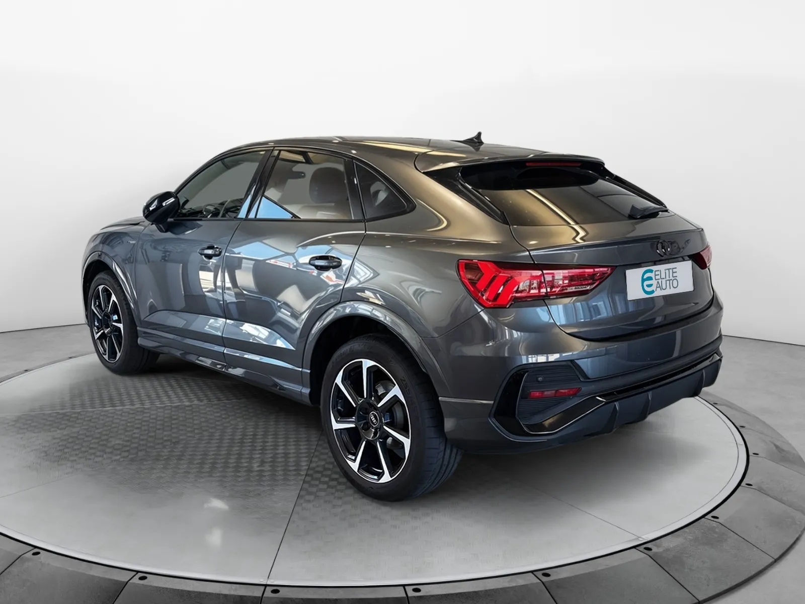 Acheter une audi Q3 Sportback 35 TFSI 150 ch S tronic 7 d’occasion avec 14090km disponible immédiatement - photo 3