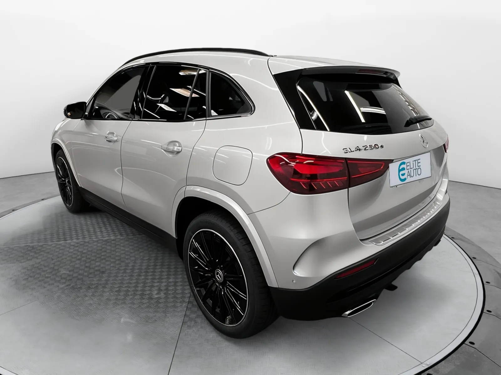 Acheter une mercedes GLA 250 e 8G-DCT d’occasion avec 29446km disponible immédiatement - photo 3