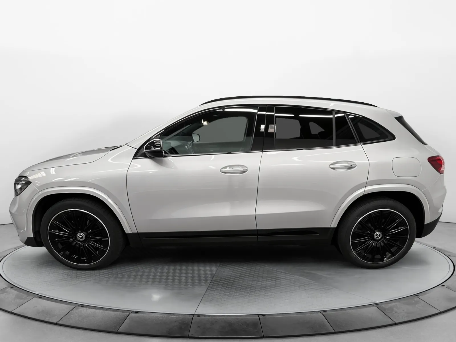 Acheter une mercedes GLA 250 e 8G-DCT d’occasion avec 29446km disponible immédiatement - photo 2