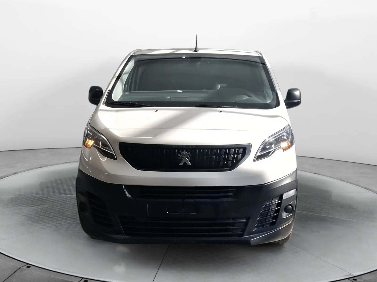 Acheter une peugeot EXPERT FGN TOLE STANDARD ELECTRIQUE 50KWH 136 d’occasion avec 55378km disponible immédiatement - photo 8