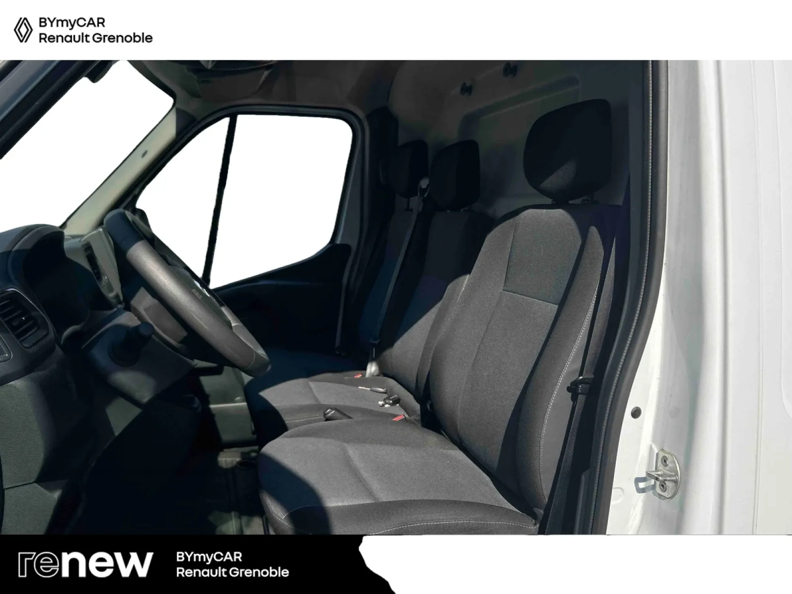 Acheter une renault MASTER FGN TRAC F3500 L3H3 BLUE DCI 135 d’occasion avec 25500km disponible immédiatement - photo 11