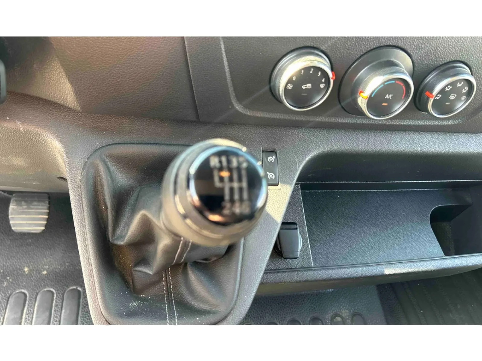 Acheter une renault MASTER FGN TRAC F3500 L3H3 BLUE DCI 135 d’occasion avec 25500km disponible immédiatement - photo 21