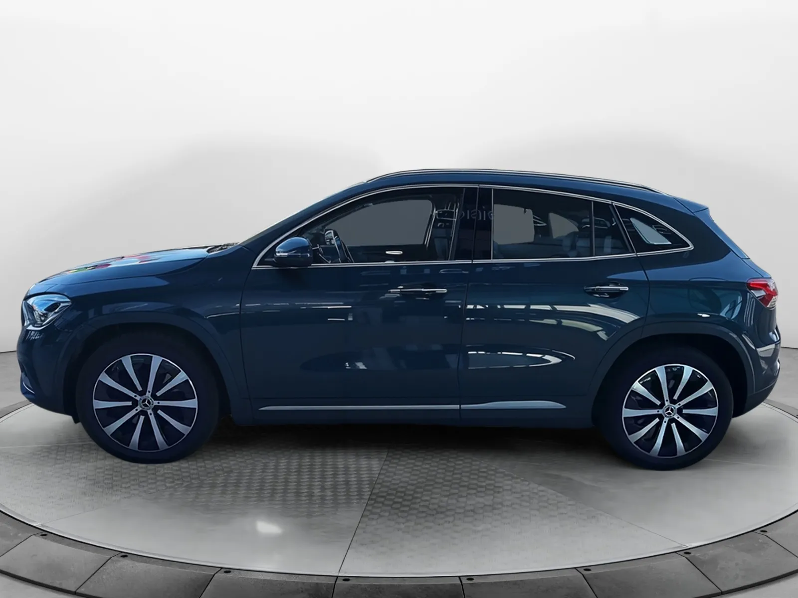 Acheter une mercedes GLA 220 d 8G-DCT 4Matic d’occasion avec 46567km disponible immédiatement - photo 2