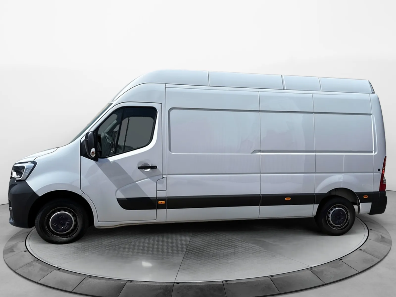 Acheter une renault MASTER FGN TRAC F3500 L3H3 BLUE DCI 135 d’occasion avec 30493km disponible immédiatement - photo 2