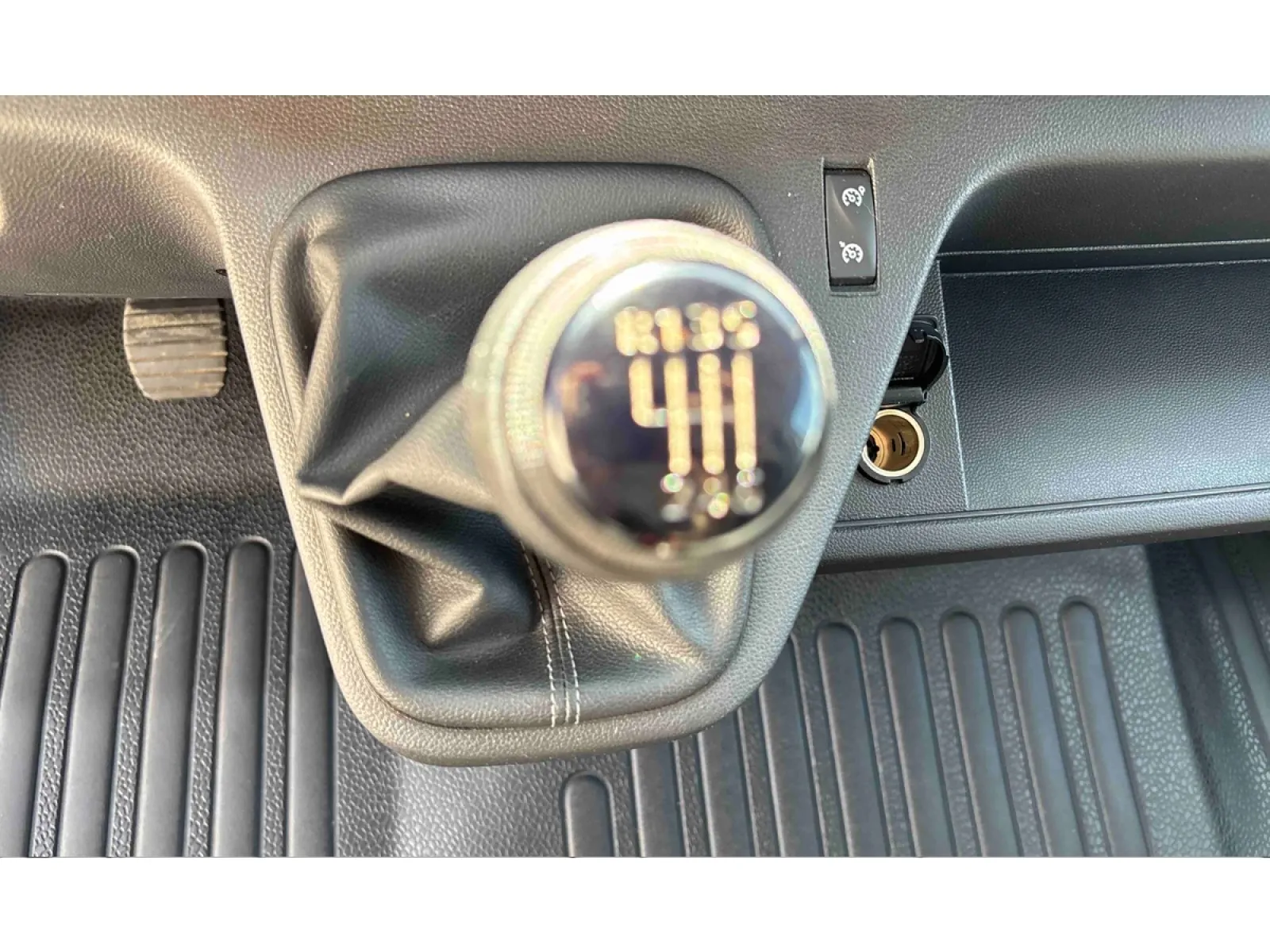 Acheter une renault MASTER FGN TRAC F3500 L3H3 BLUE DCI 135 d’occasion avec 30493km disponible immédiatement - photo 22