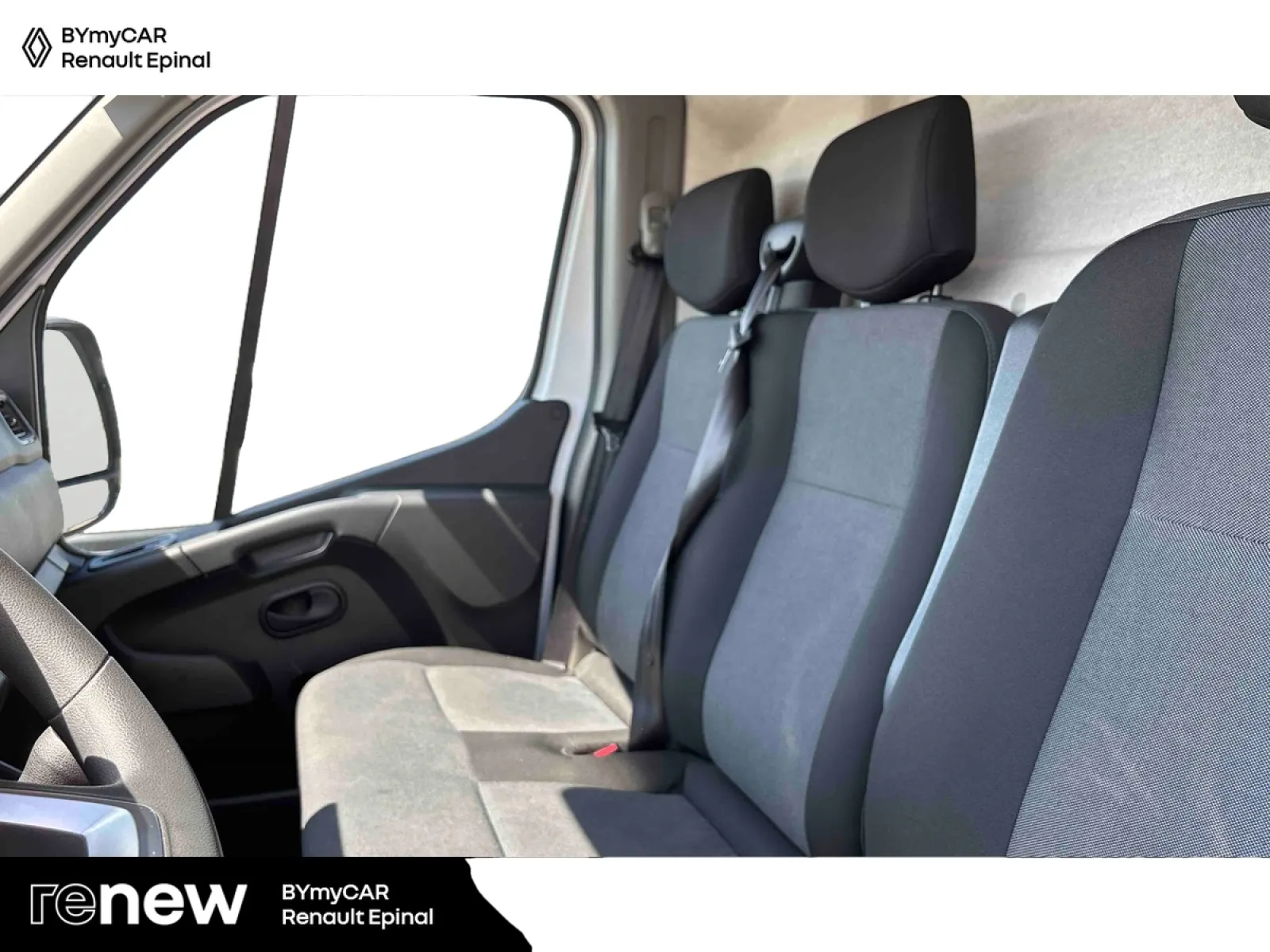 Acheter une renault MASTER FGN TRAC F3500 L3H3 BLUE DCI 135 d’occasion avec 30493km disponible immédiatement - photo 12